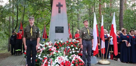 Mieszkańcy Tłuszcza oddali hołd Bohaterom i OfiaromII Wojny Światowej